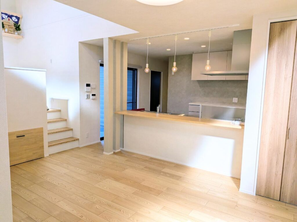 【愛西市】木の温もりに包まれる、中二階とロフトのある平屋