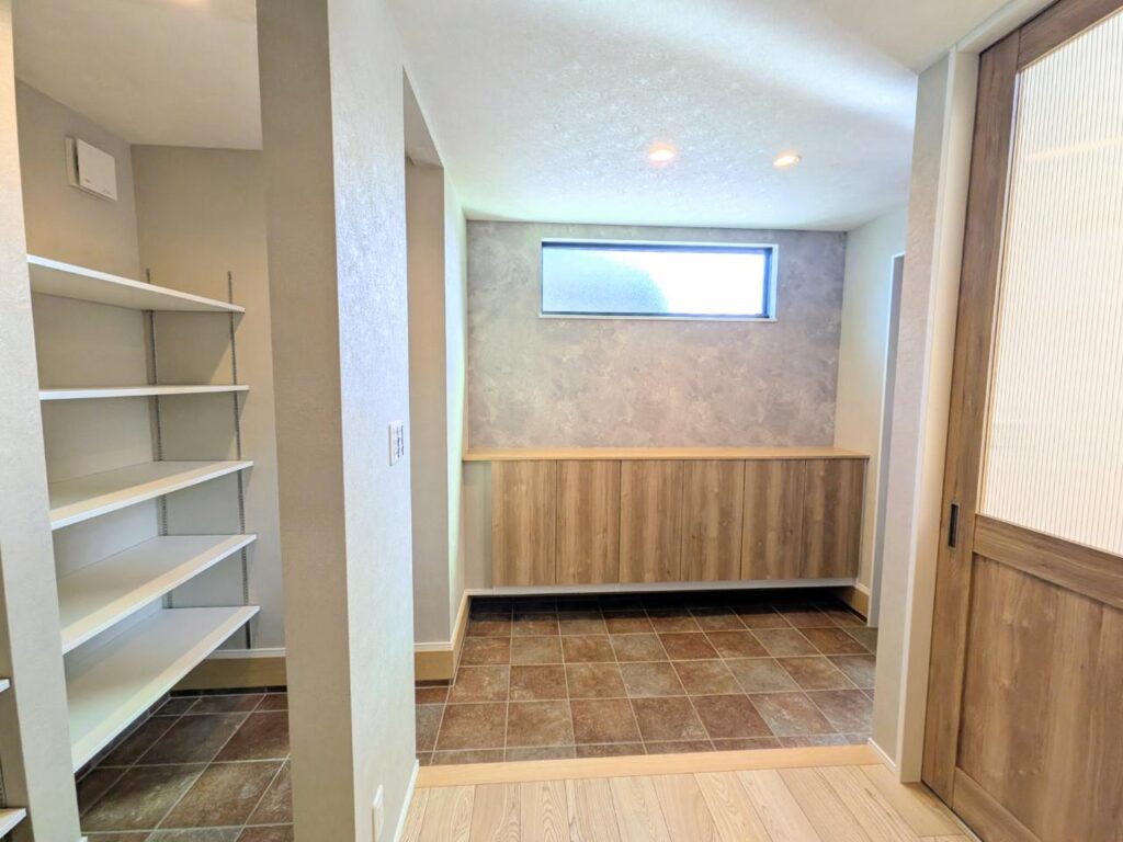 【愛西市】木の温もりに包まれる、中二階とロフトのある平屋